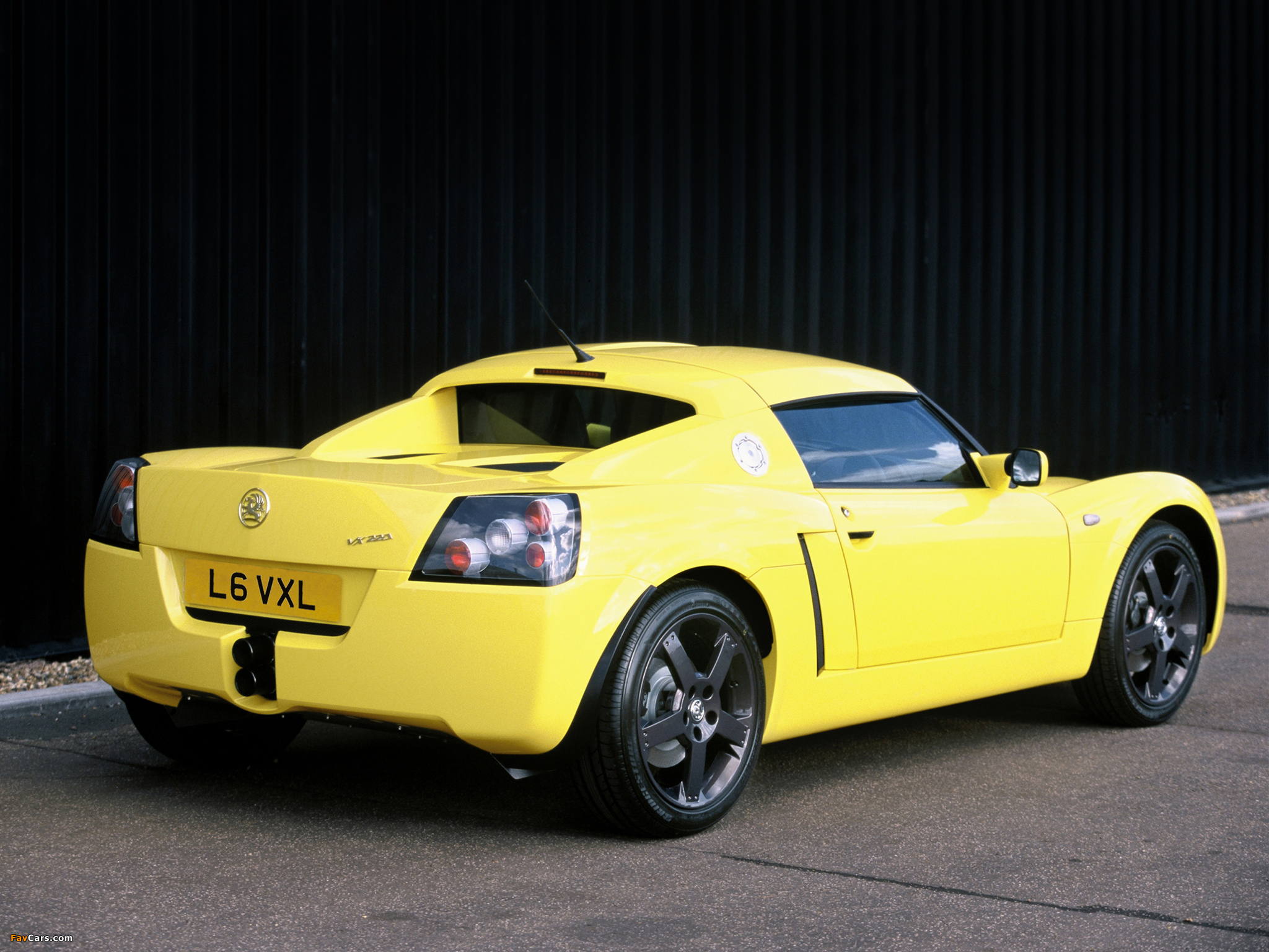 Vauxhall VX220 Lightning Yellow 2001–02 wallpapers (2048 x 1536)