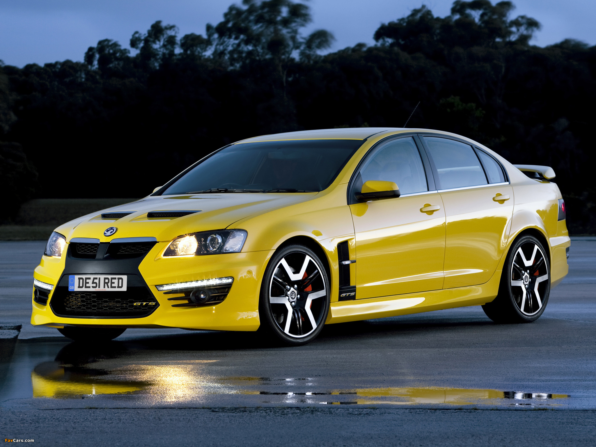 Images of Vauxhall VXR8 2010 (2048 x 1536)