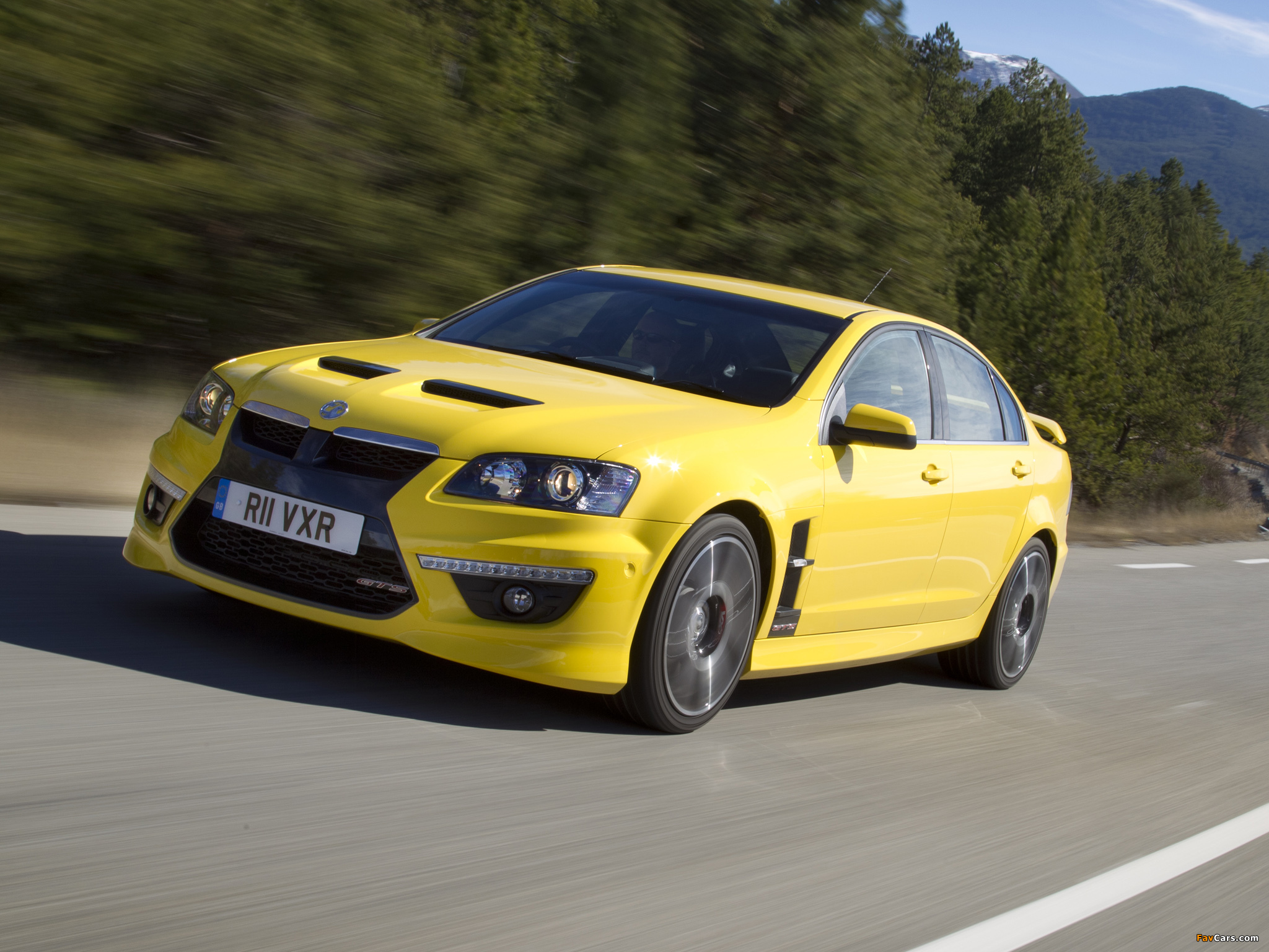 Vauxhall VXR8 2011–13 images (2048 x 1536)