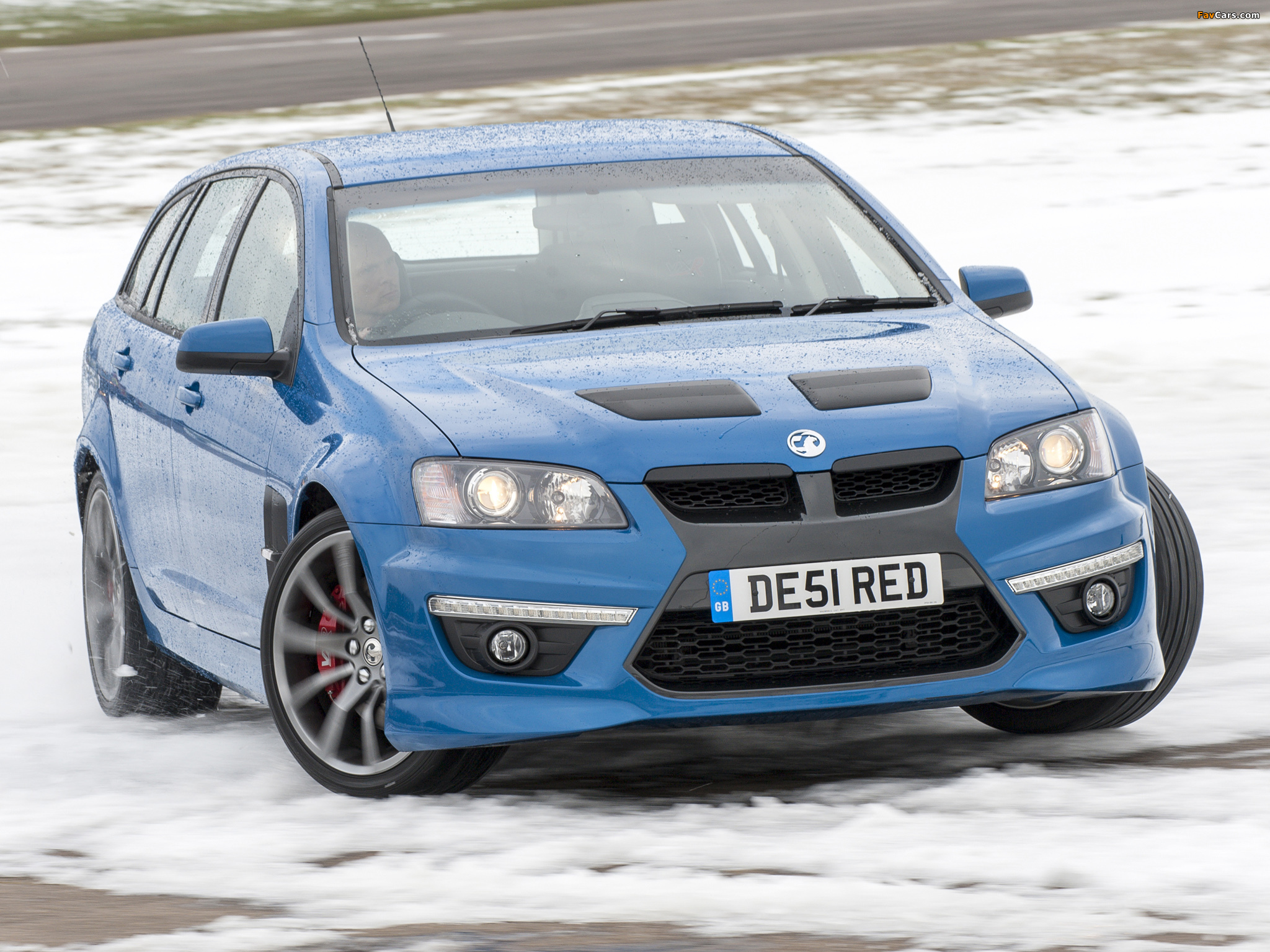 Vauxhall VXR8 Tourer 2013 images (2048 x 1536)