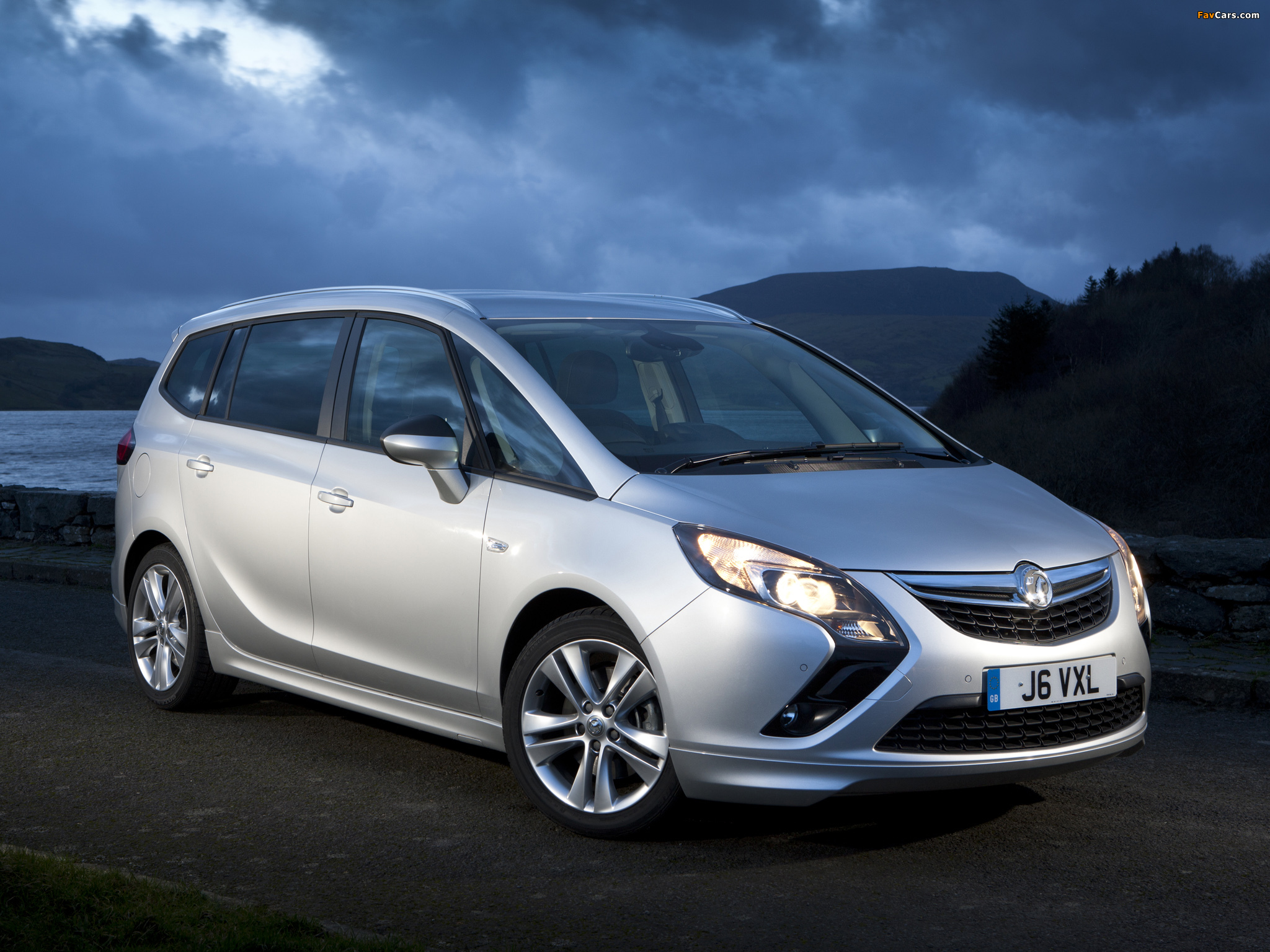 Photos of Vauxhall Zafira Tourer 2011 (2048 x 1536)