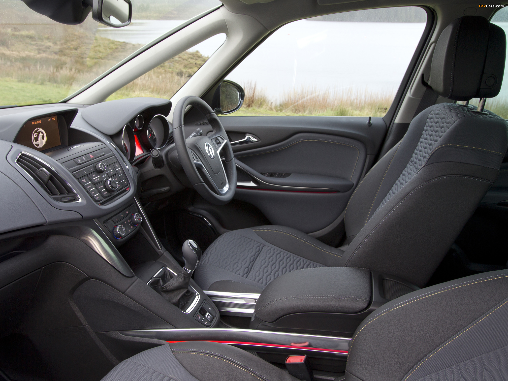 Photos of Vauxhall Zafira Tourer 2011 (2048 x 1536)