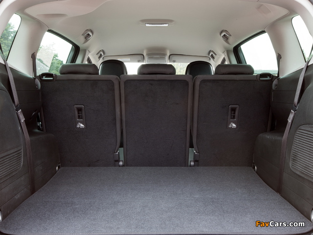 Vauxhall Zafira Tourer ecoFLEX 2011 pictures (640 x 480)