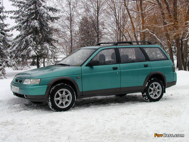 Photos of Lada 111 GTI 2.0 4x4 (21116-04) 2001 (640 x 480)