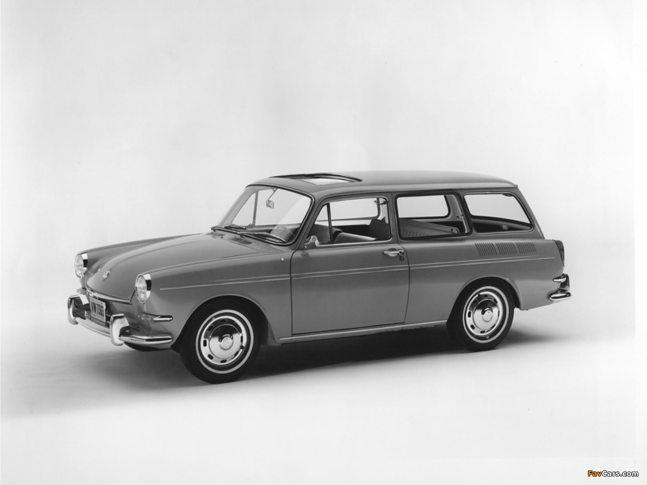 Images of Volkswagen 1600 Variant (Type 3) 1966–69 (1280 x 960)