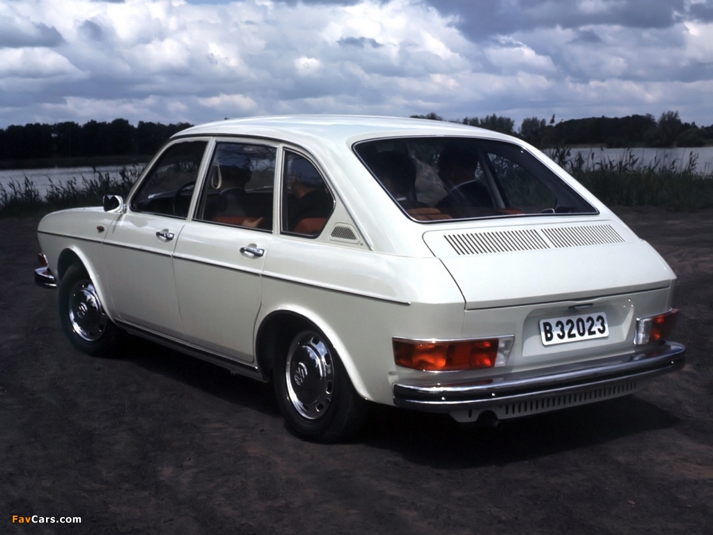 Photos of Volkswagen 411 4-door Sedan (Type4) 1968–72 (1024 x 768)