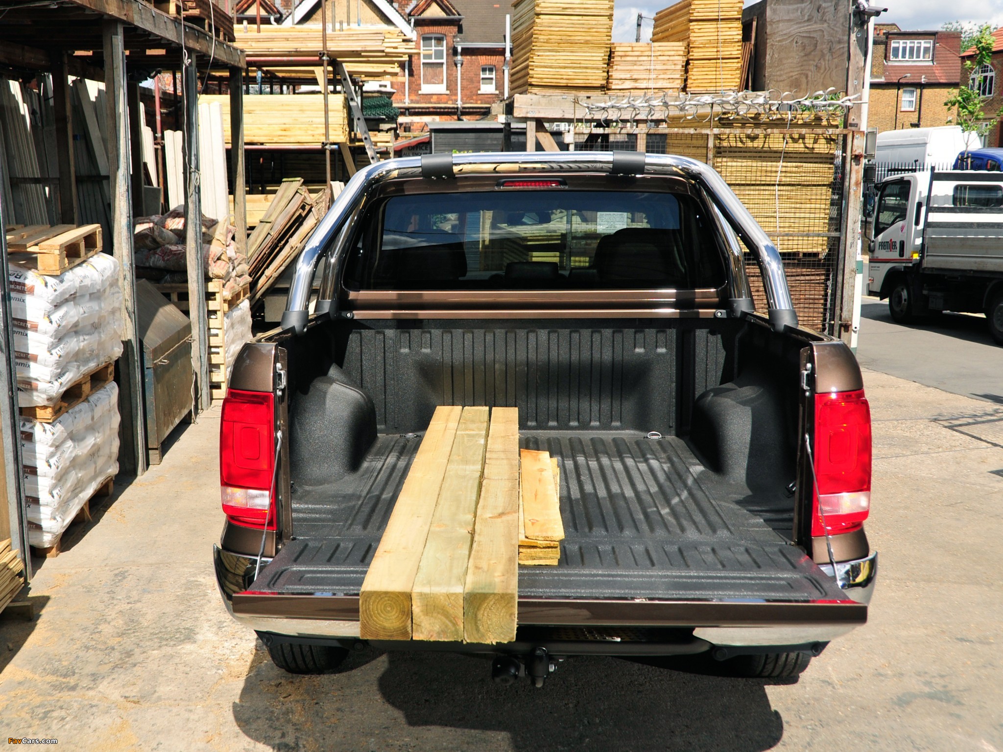 Photos of Volkswagen Amarok Double Cab Highline UK-spec 2010 (2048 x 1536)