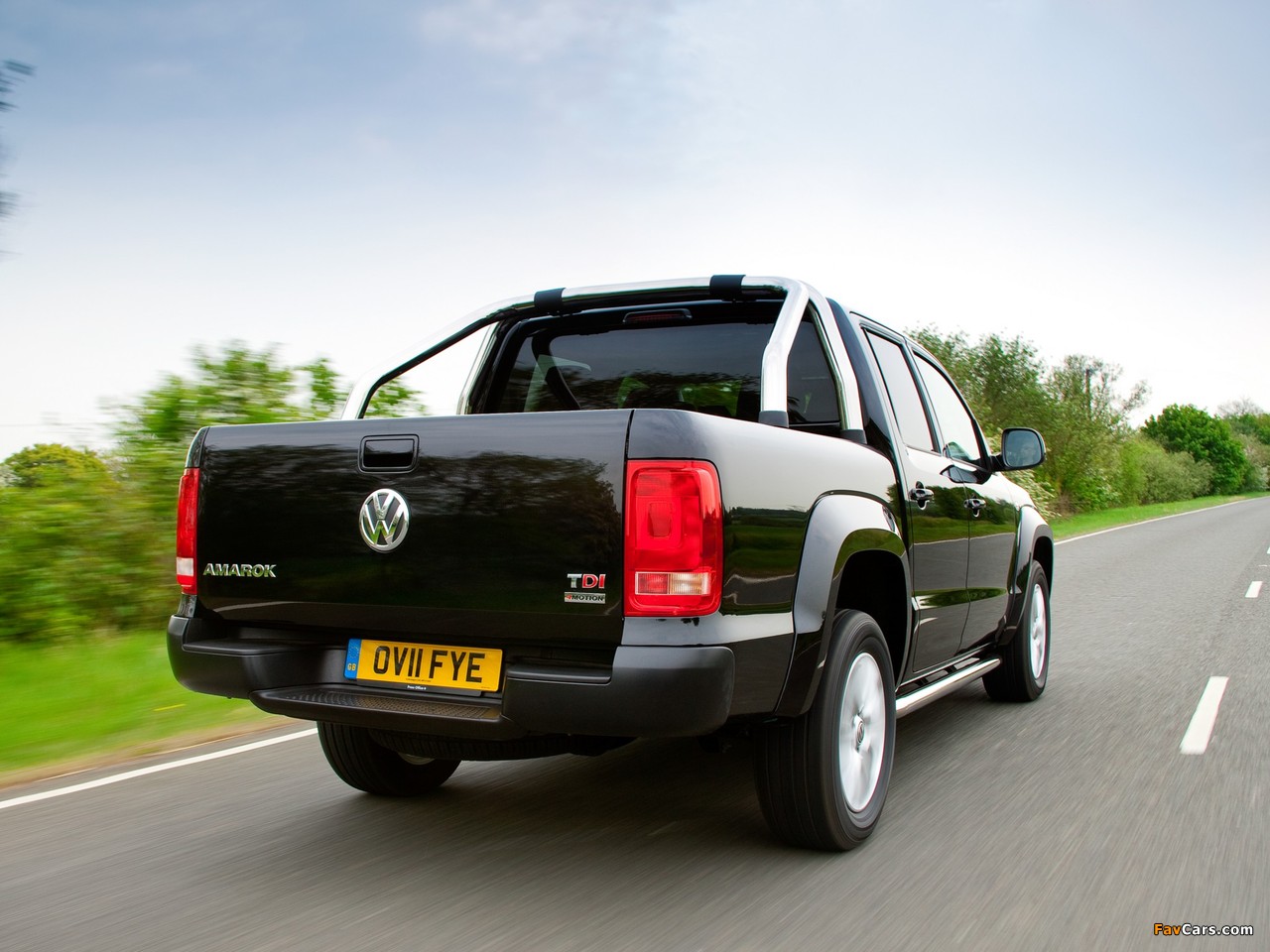 Volkswagen Amarok Double Cab Trendline UK-spec 2010 images (1280 x 960)