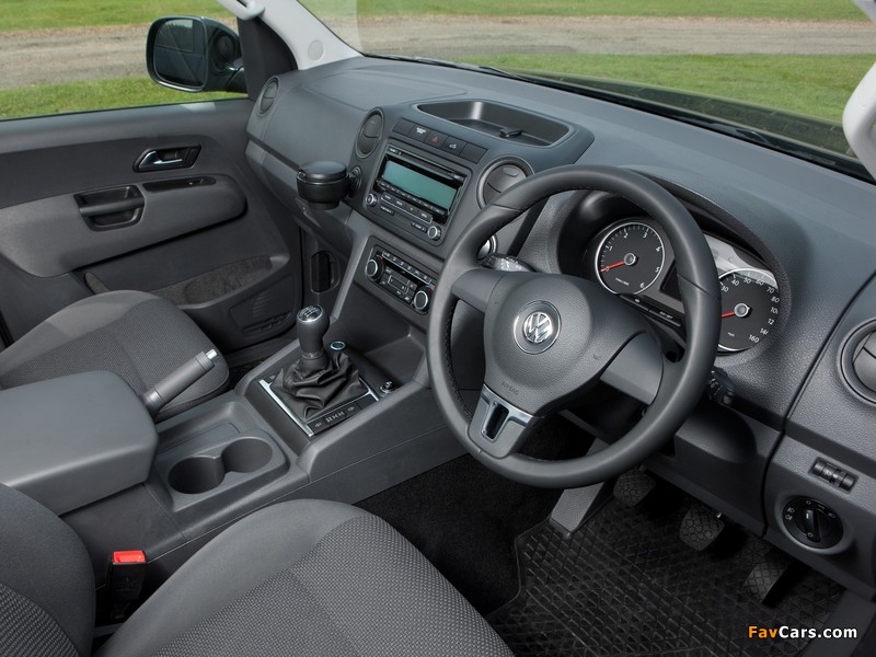 Volkswagen Amarok Double Cab Trendline UK-spec 2010 wallpapers (800 x 600)