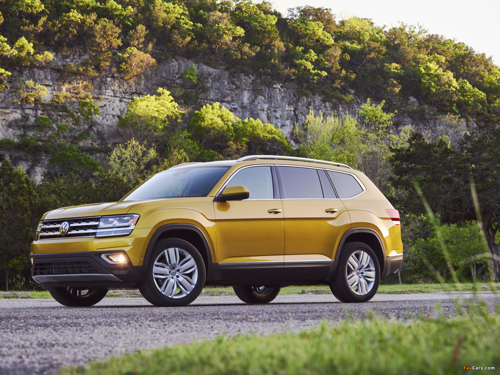 Volkswagen Atlas V6 4MOTION 2017 wallpapers (1600 x 1200)