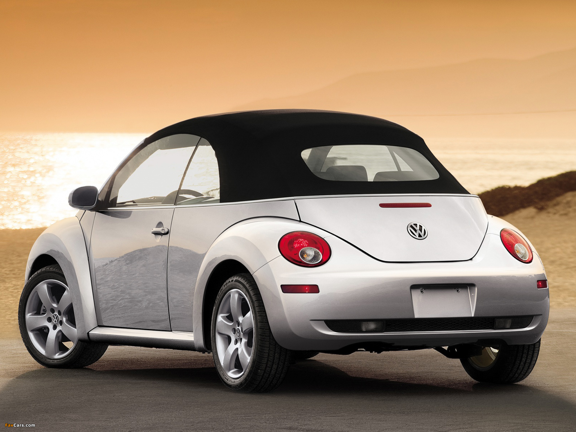 Images of Volkswagen New Beetle Convertible 2006–10 (1920 x 1440)