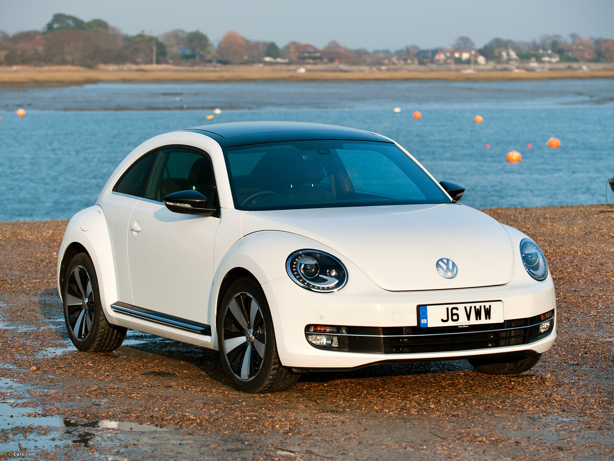 Images of Volkswagen Beetle UK-spec 2011 (2048 x 1536)
