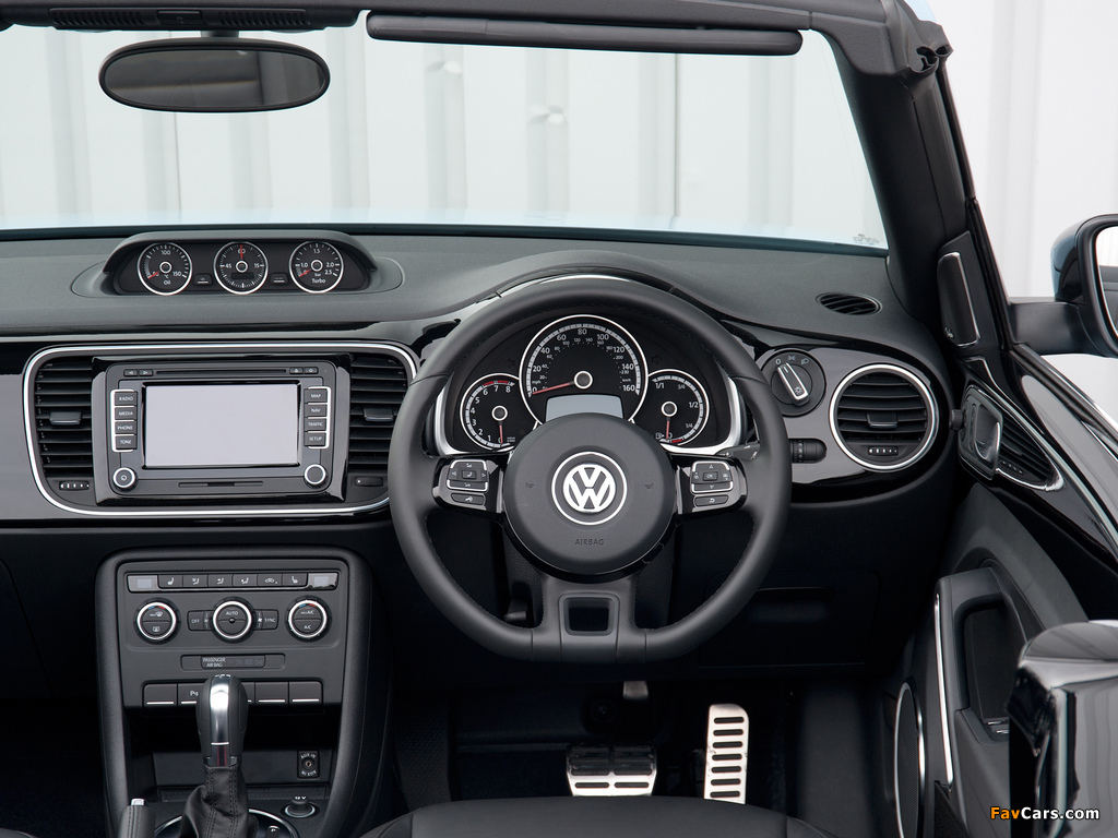 Images of Volkswagen Beetle Cabrio UK-spec 2013 (1024 x 768)