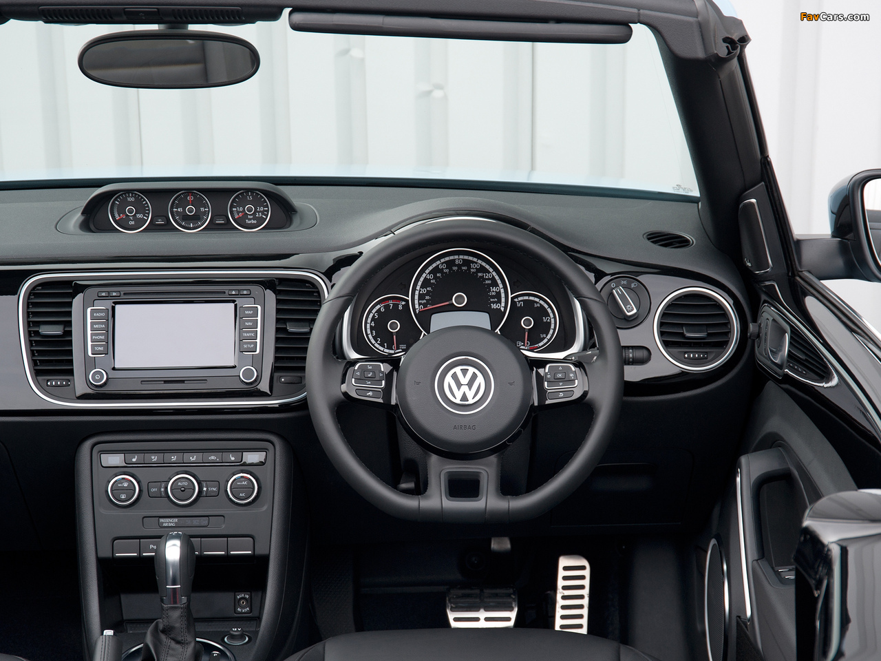 Images of Volkswagen Beetle Cabrio UK-spec 2013 (1280 x 960)