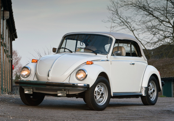 Photos of Volkswagen Beetle Convertible Triple White 1976–79