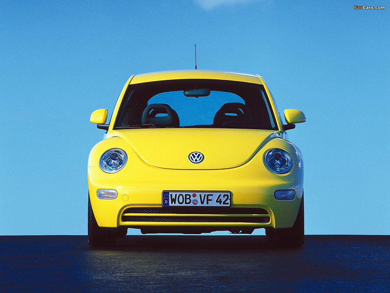 Photos of Volkswagen New Beetle 1998–2005 (1280 x 960)