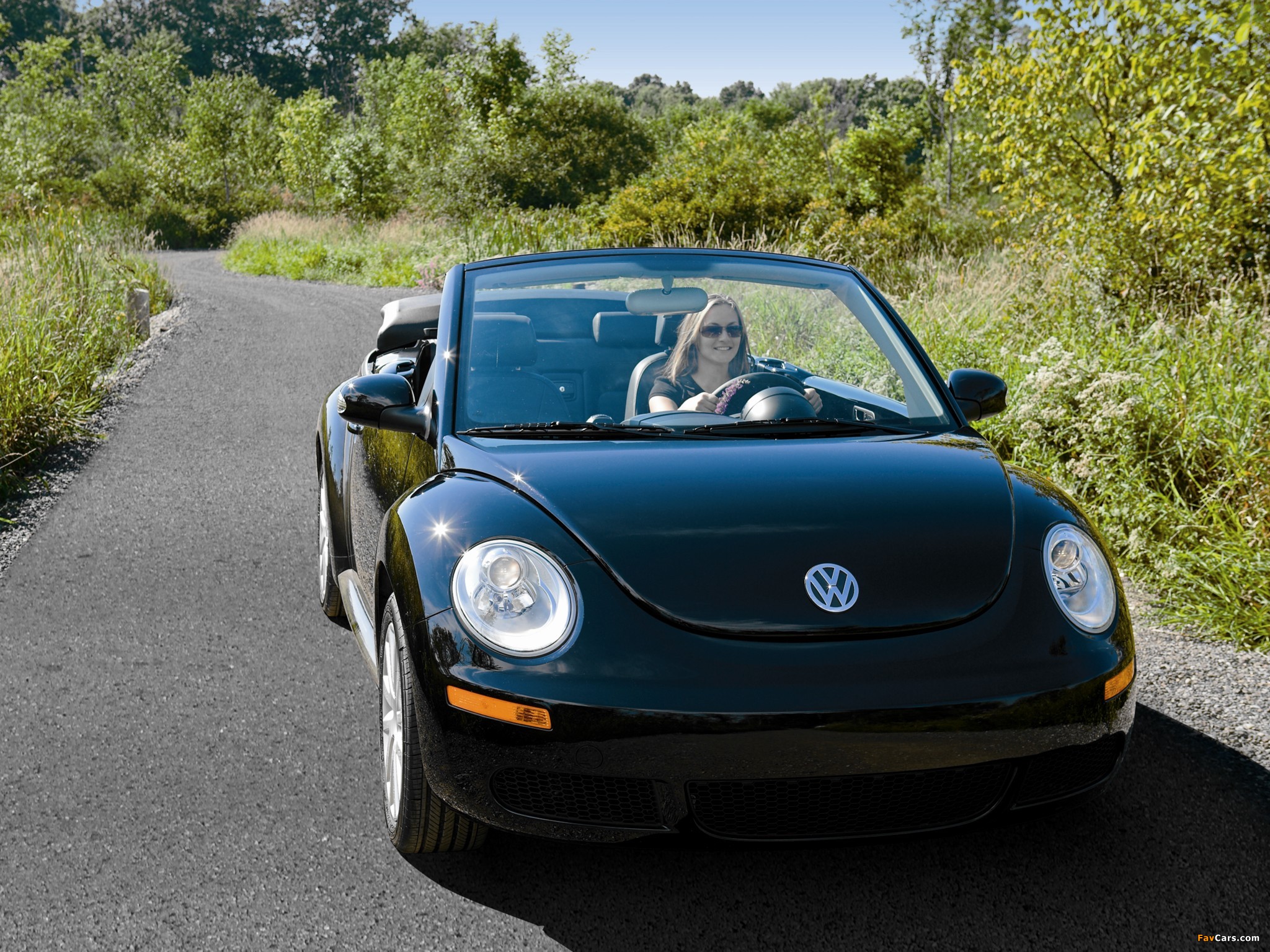 Photos of Volkswagen New Beetle Convertible 2006–10 (2048 x 1536)