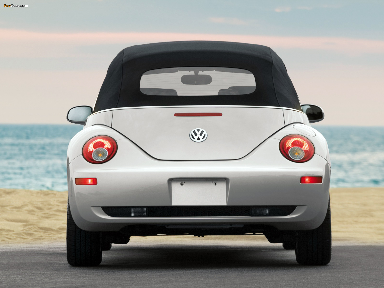 Photos of Volkswagen New Beetle Convertible 2006–10 (1600 x 1200)