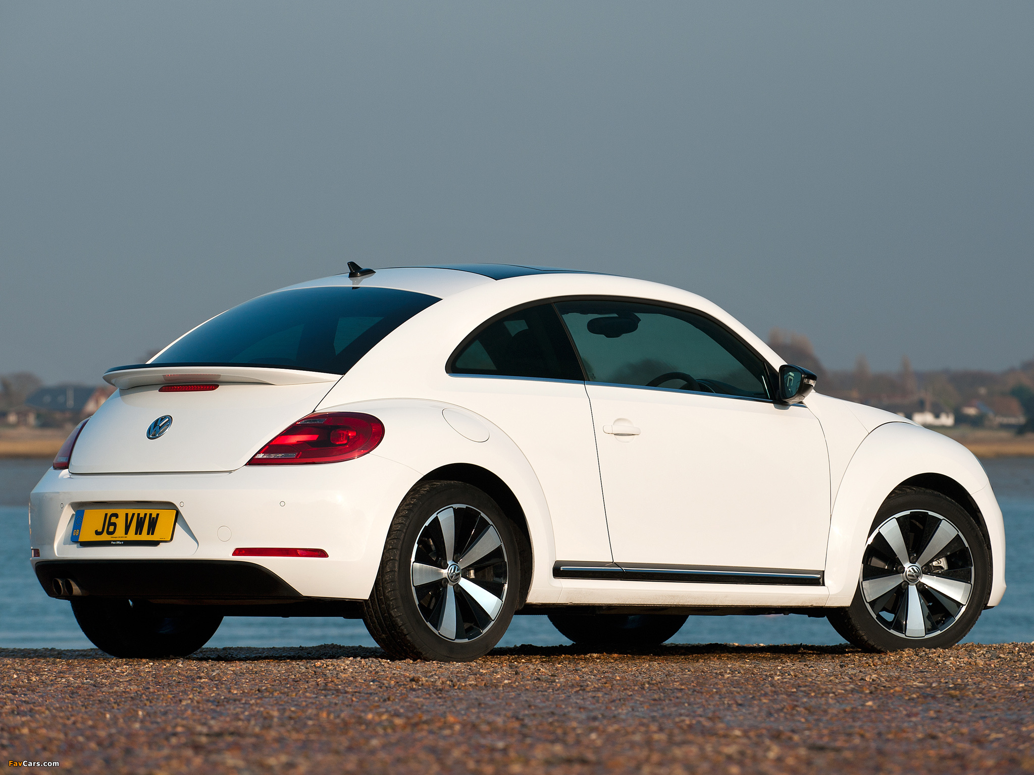 Photos of Volkswagen Beetle UK-spec 2011 (2048 x 1536)