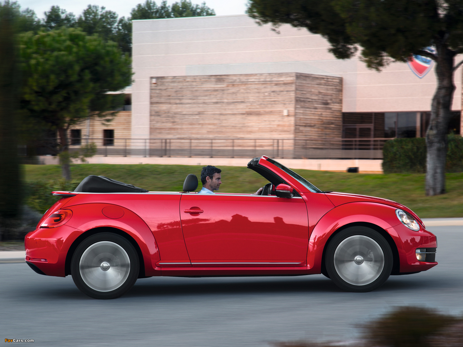 Photos of Volkswagen Beetle Cabrio 2012 (1600 x 1200)