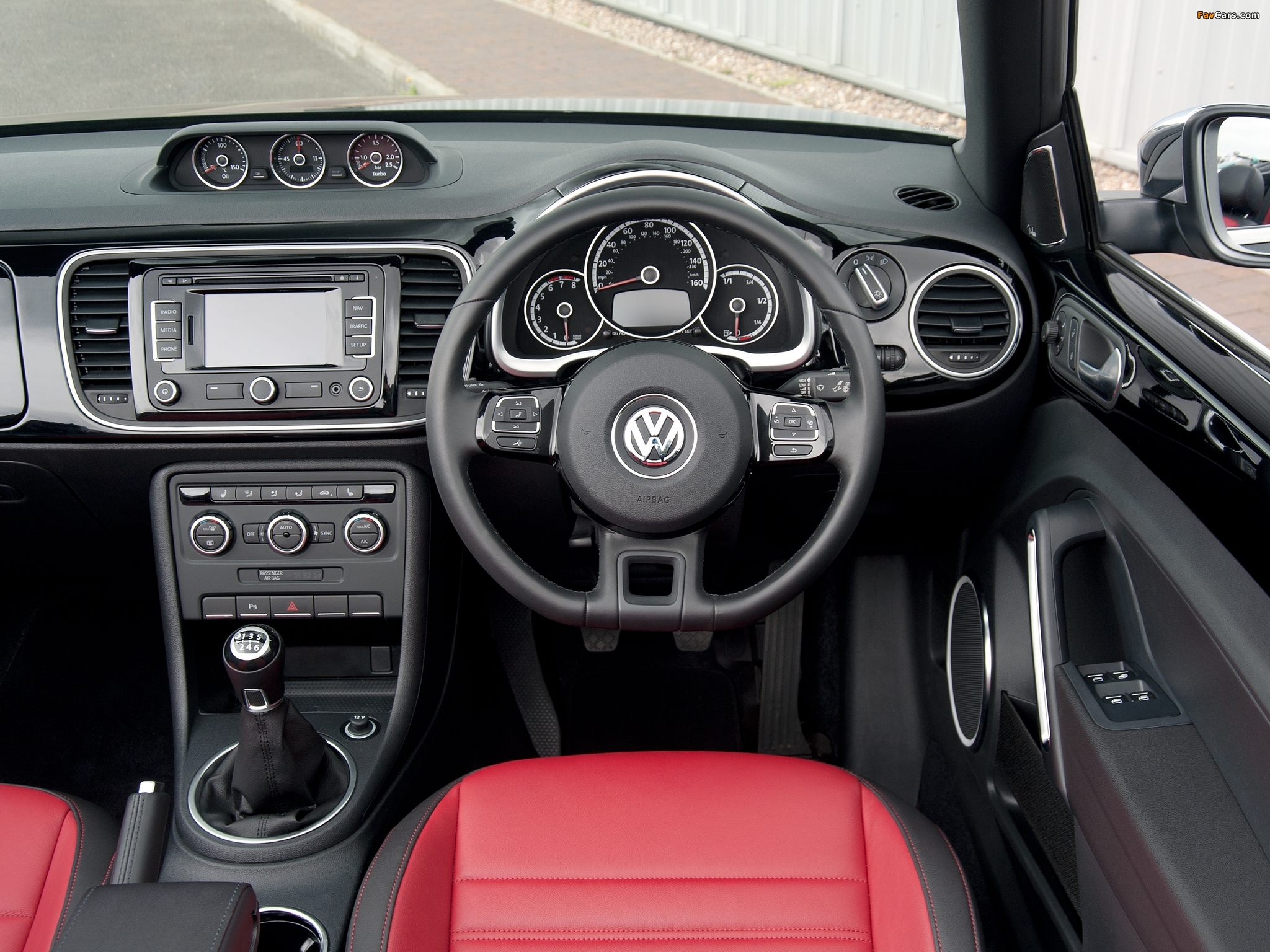 Photos of Volkswagen Beetle Cabrio 50s Edition UK-spec 2013 (2048 x 1536)
