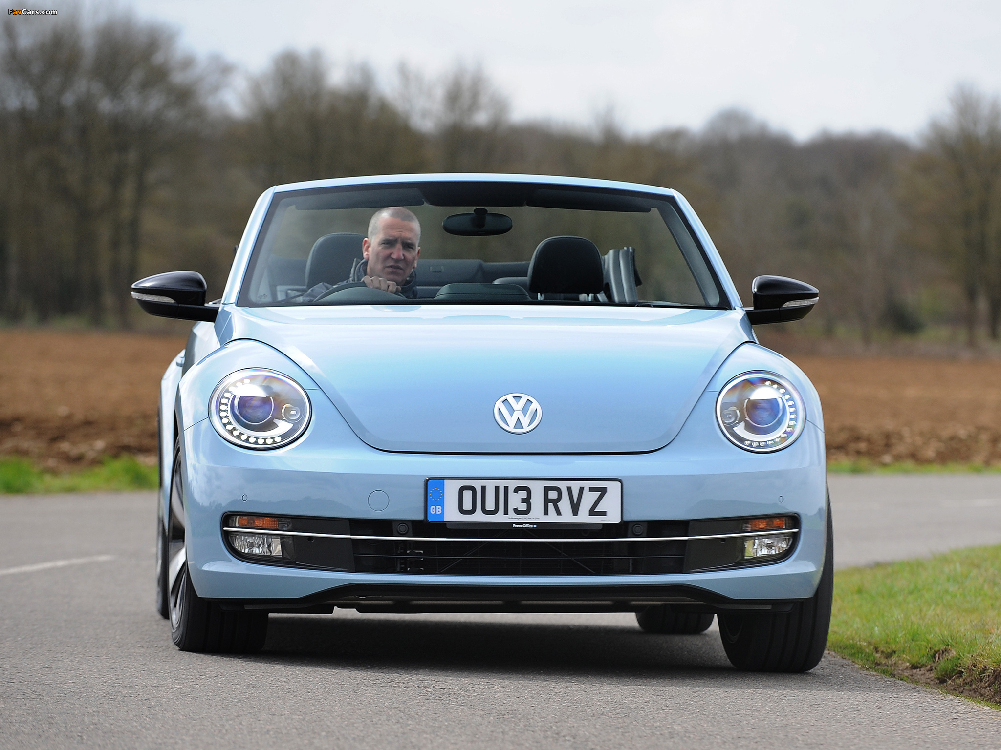 Photos of Volkswagen Beetle Cabrio UK-spec 2013 (2048 x 1536)