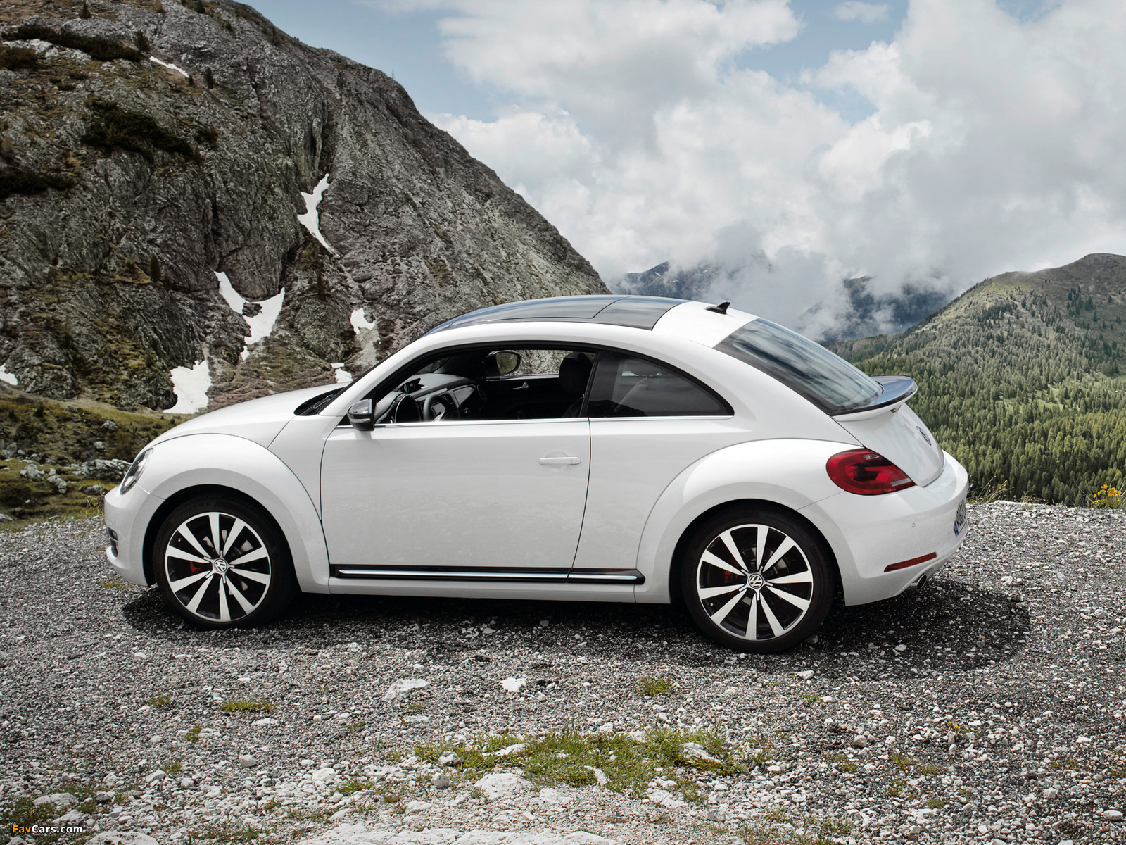 Pictures of Volkswagen Beetle Turbo 2011 (1600 x 1200)