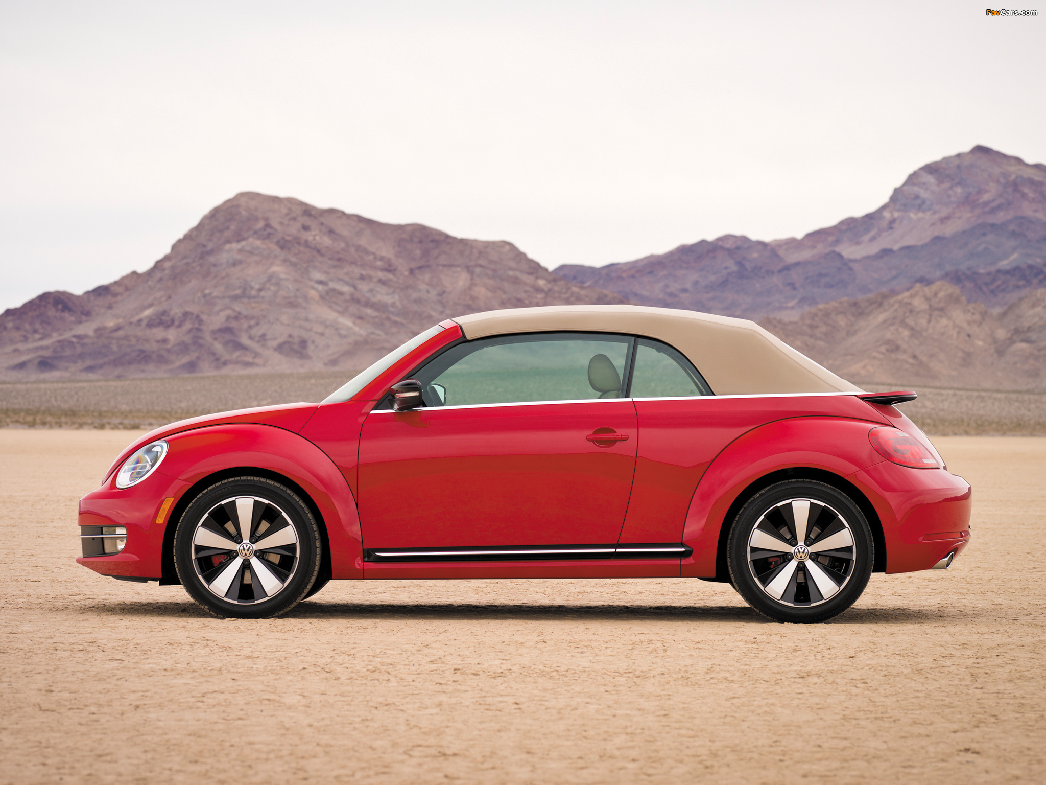 Pictures of Volkswagen Beetle Convertible Turbo 2012 (2048 x 1536)