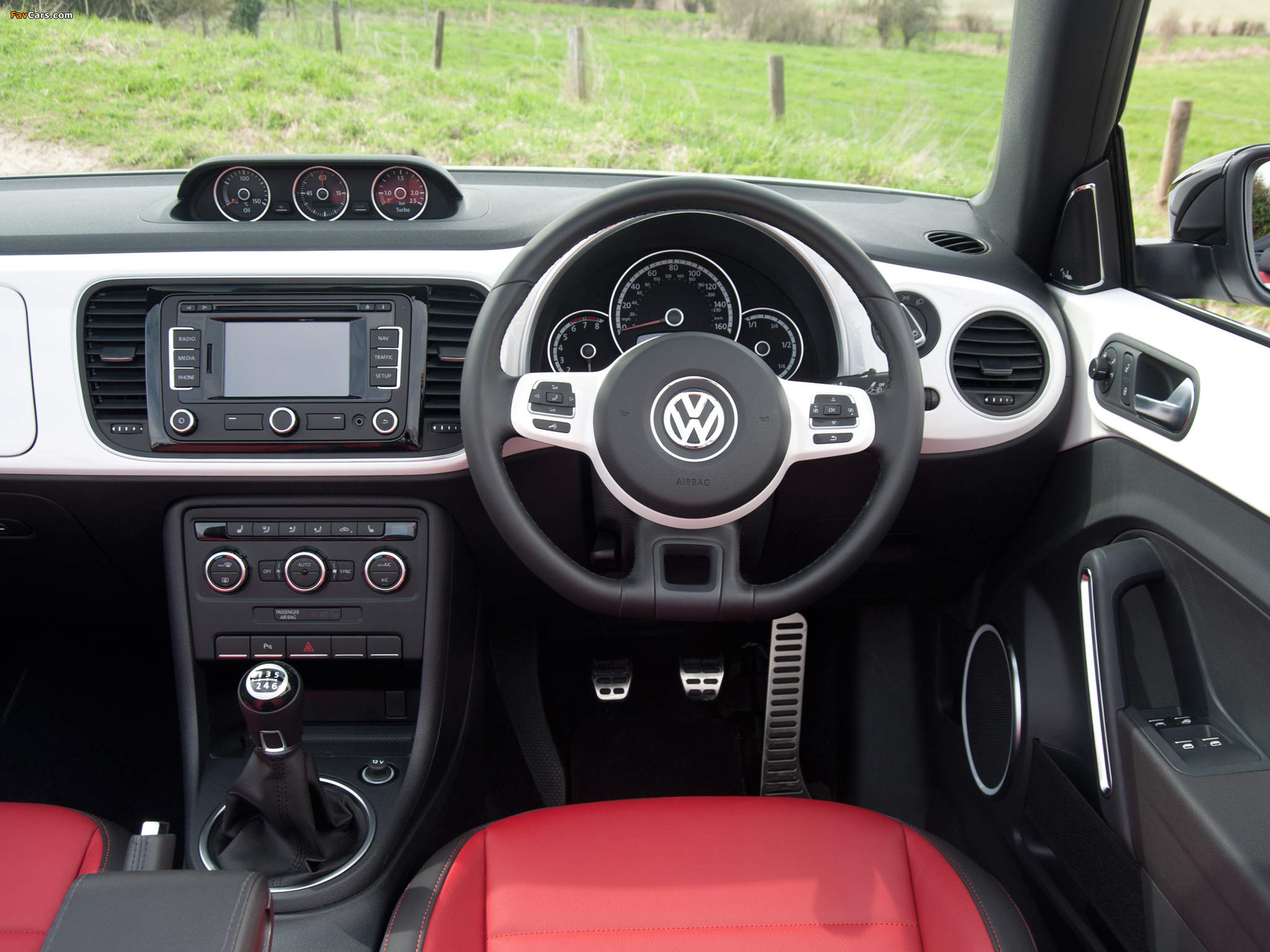 Pictures of Volkswagen Beetle Cabrio 60s Edition UK-spec 2013 (2048 x 1536)