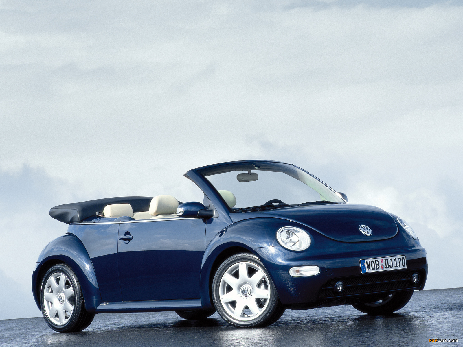 Volkswagen New Beetle Cabrio 2000–05 images (1600 x 1200)