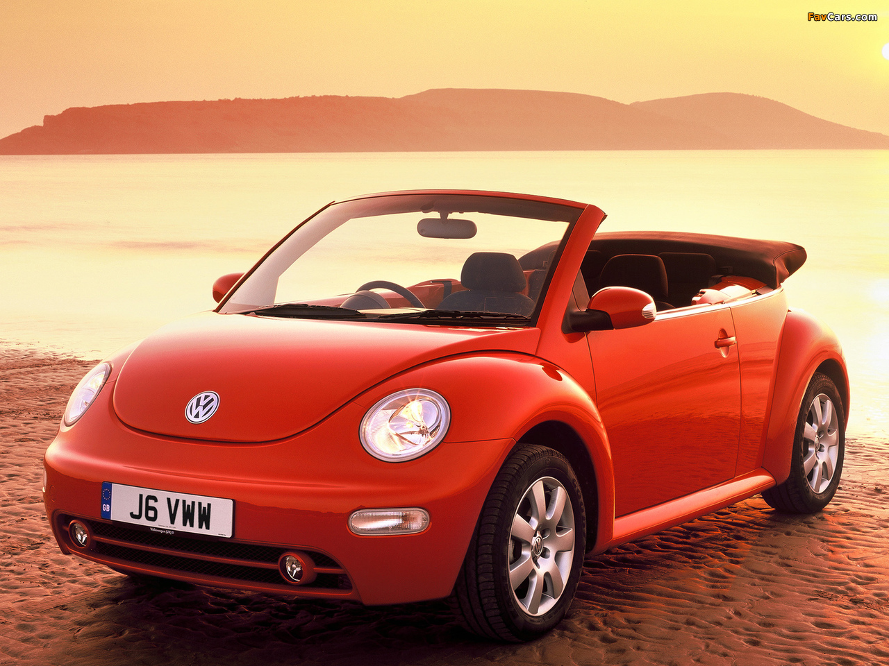 Volkswagen New Beetle Cabrio UK-spec 2000–05 pictures (1280 x 960)