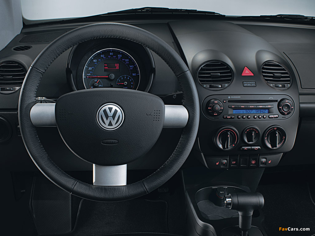 Volkswagen New Beetle Cabrio 2000–05 wallpapers (1024 x 768)