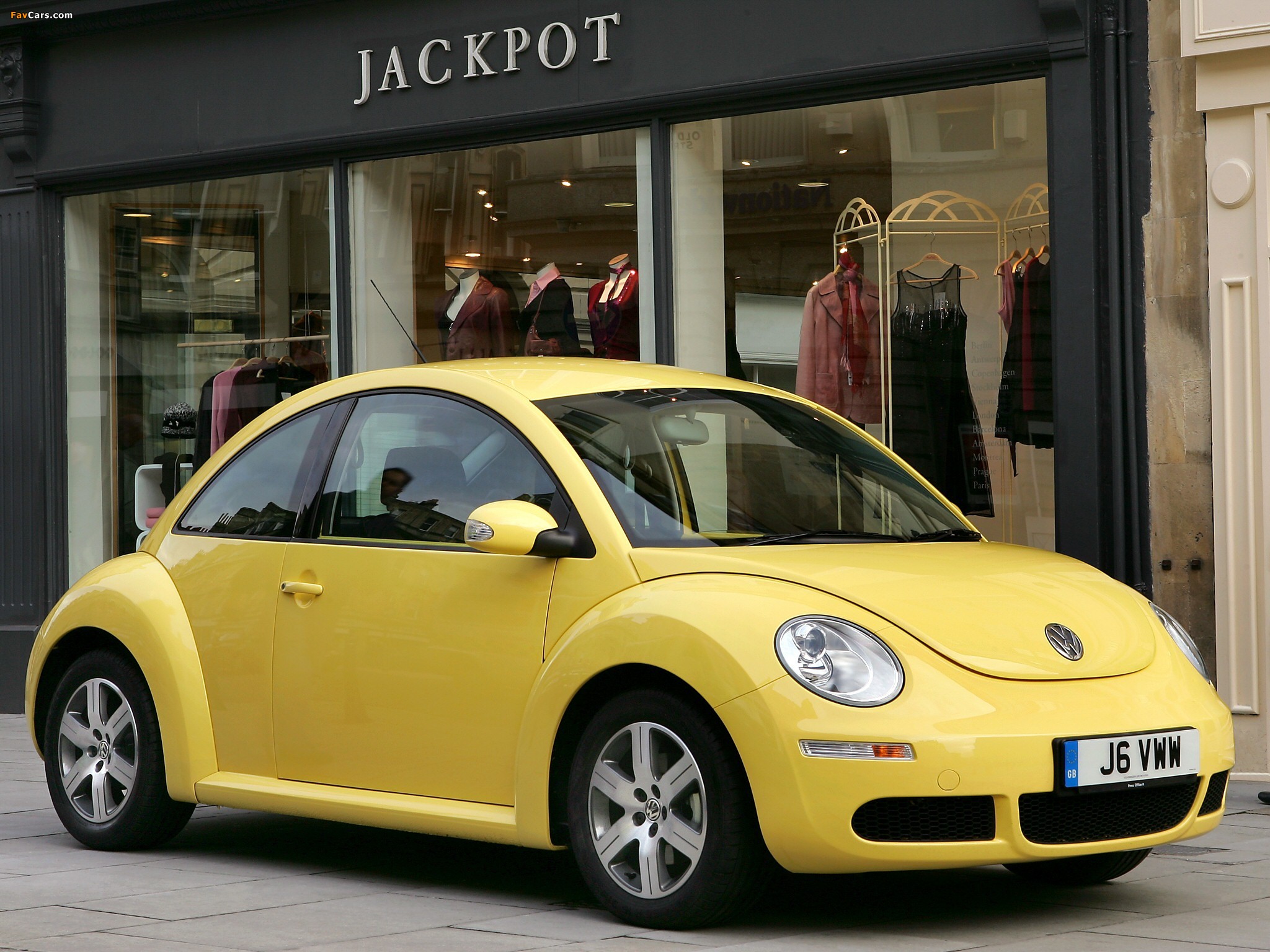 Volkswagen New Beetle UK-spec 2006–10 photos (2048 x 1536)