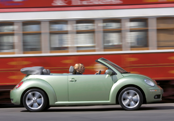 Volkswagen New Beetle Cabrio 2006–10 pictures