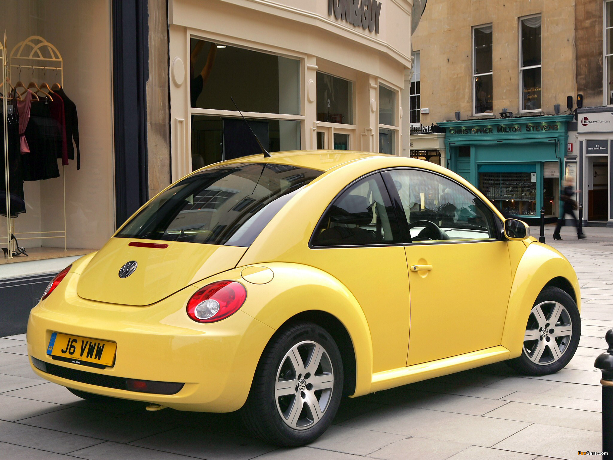 Volkswagen New Beetle UK-spec 2006–10 wallpapers (2048 x 1536)