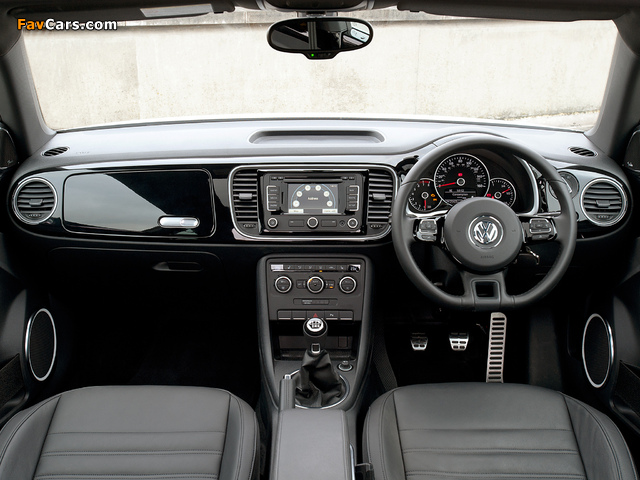Volkswagen Beetle UK-spec 2011 images (640 x 480)