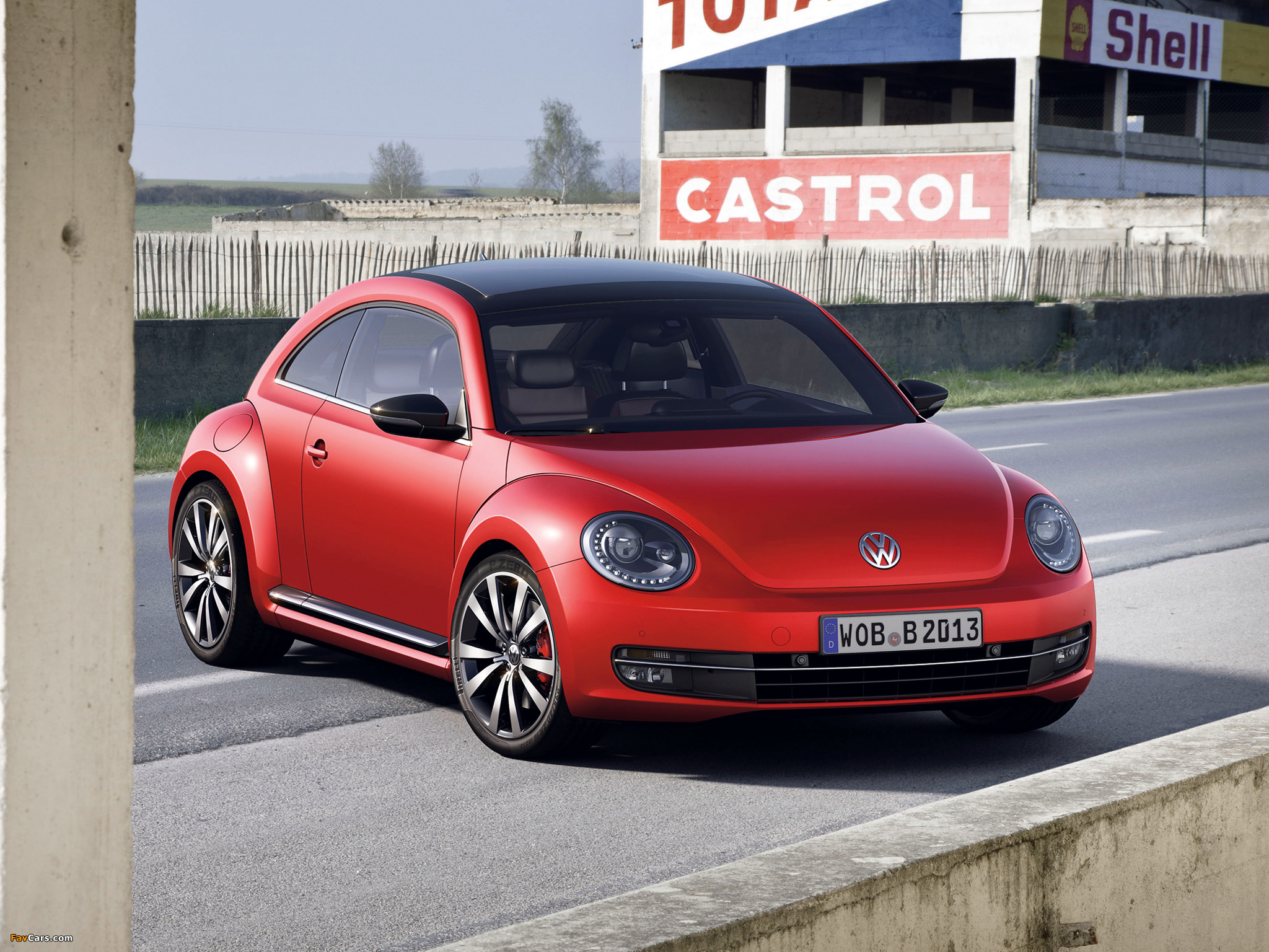 Volkswagen Beetle Turbo 2011 wallpapers (2048 x 1536)