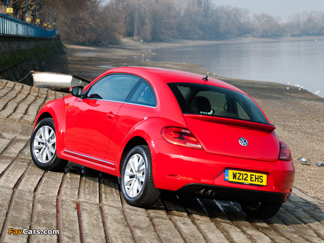 Volkswagen Beetle UK-spec 2011 wallpapers (640 x 480)