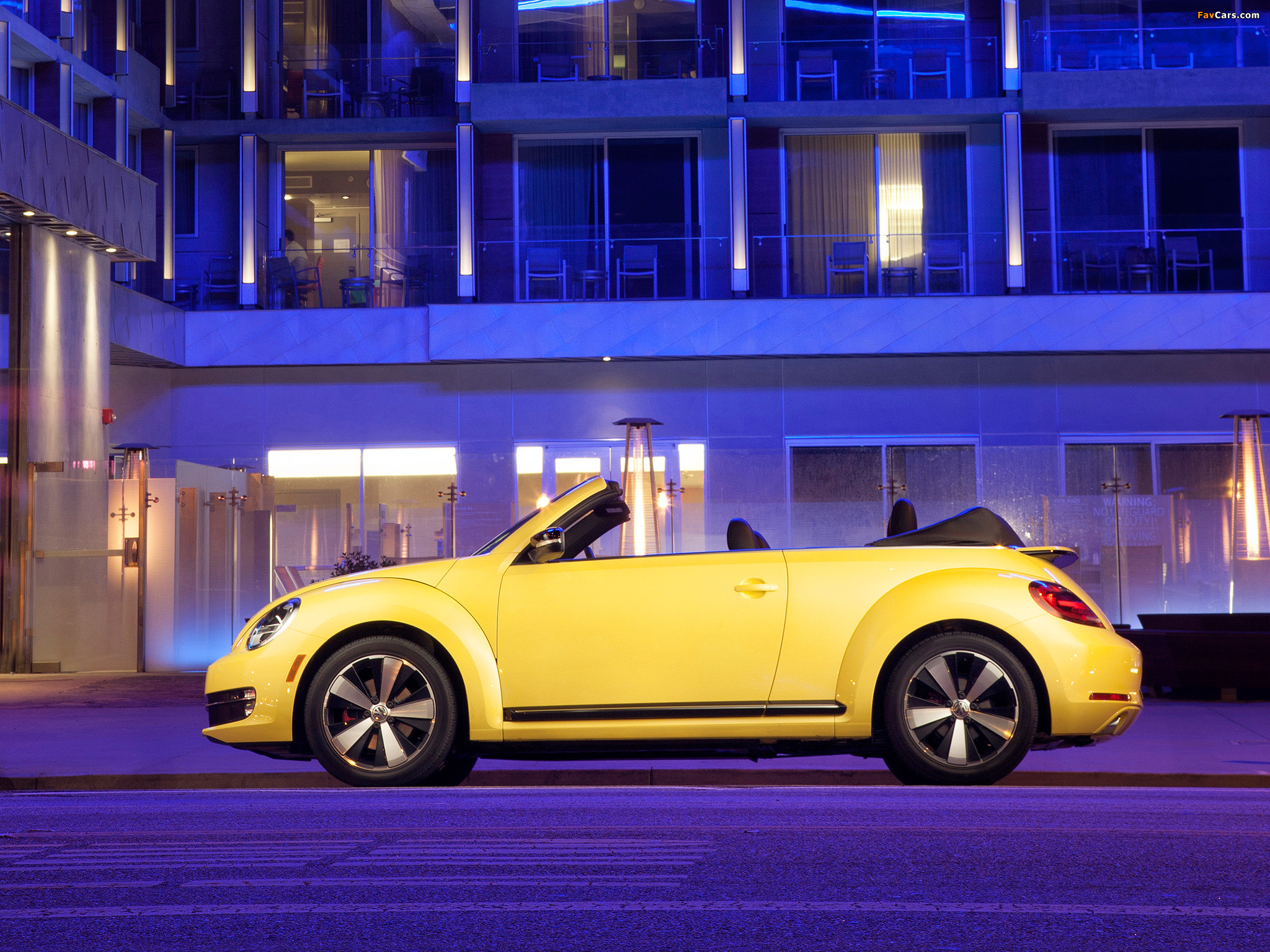 Volkswagen Beetle Convertible 2012 photos (2048 x 1536)