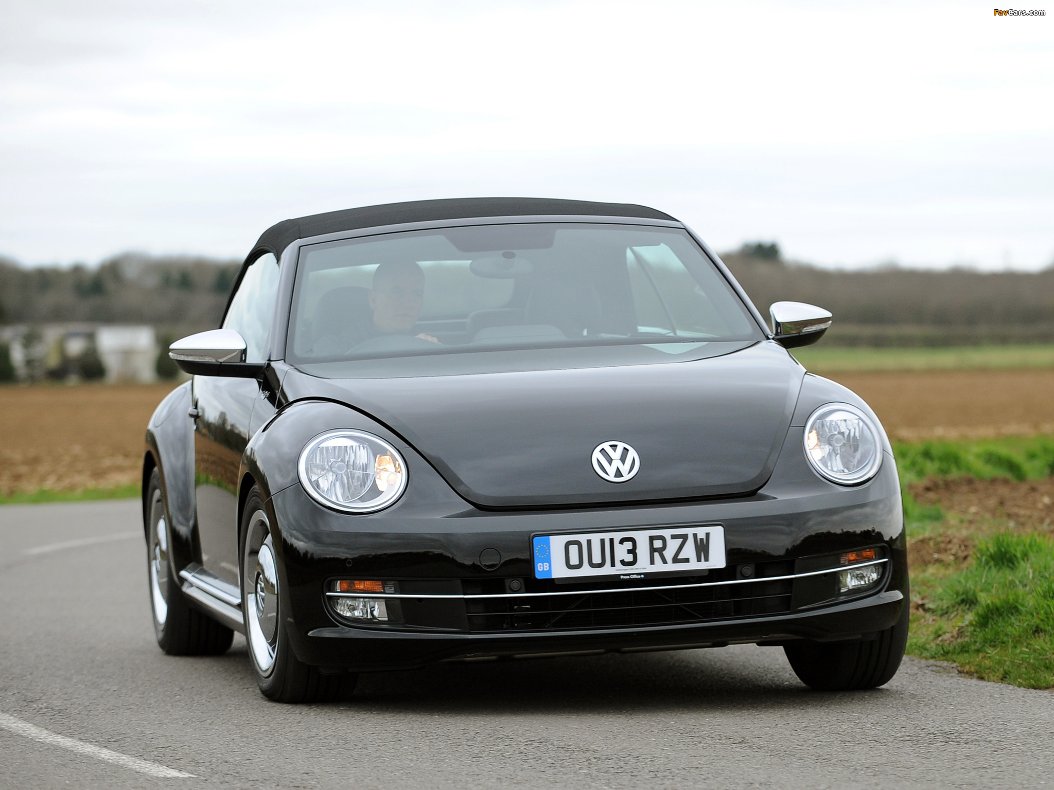 Volkswagen Beetle Cabrio 50s Edition UK-spec 2013 images (2048 x 1536)