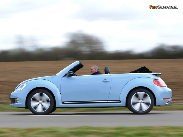 Volkswagen Beetle Cabrio UK-spec 2013 photos (640 x 480)