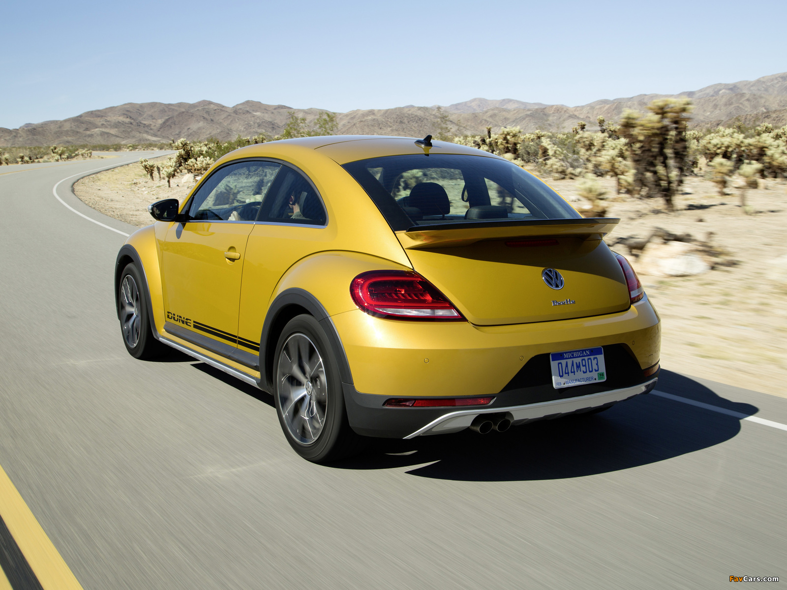 Volkswagen Beetle Dune 2016 pictures (1600 x 1200)