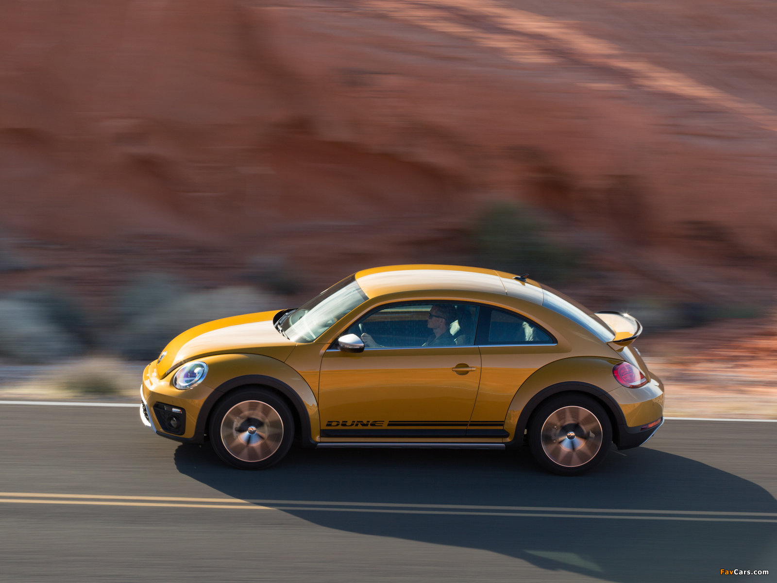 Volkswagen Beetle Dune 2016 wallpapers (1600 x 1200)