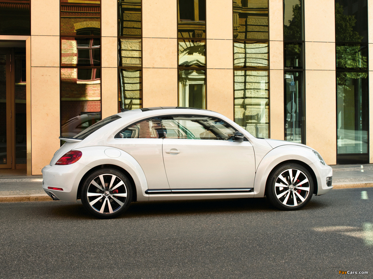 Volkswagen Beetle Turbo 2011 wallpapers (1280 x 960)