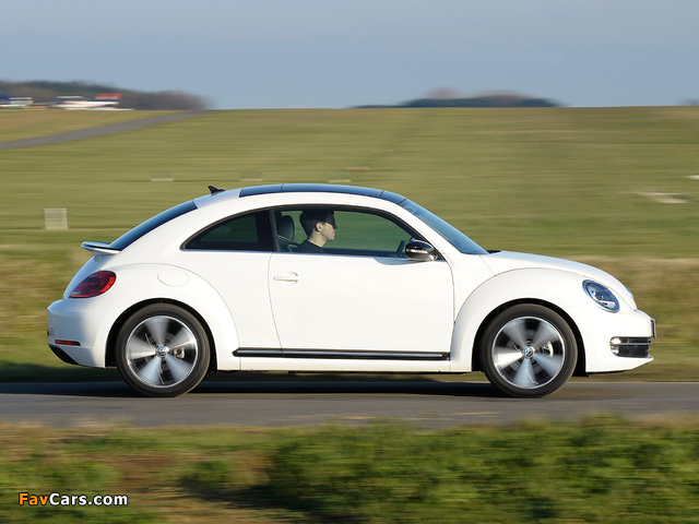 Volkswagen Beetle UK-spec 2011 wallpapers (640 x 480)