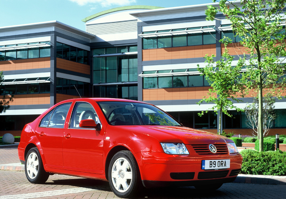 Images of Volkswagen Bora UK-spec 1998–2005