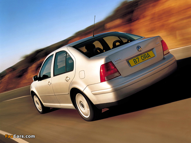 Photos of Volkswagen Bora UK-spec 1998–2005 (640 x 480)