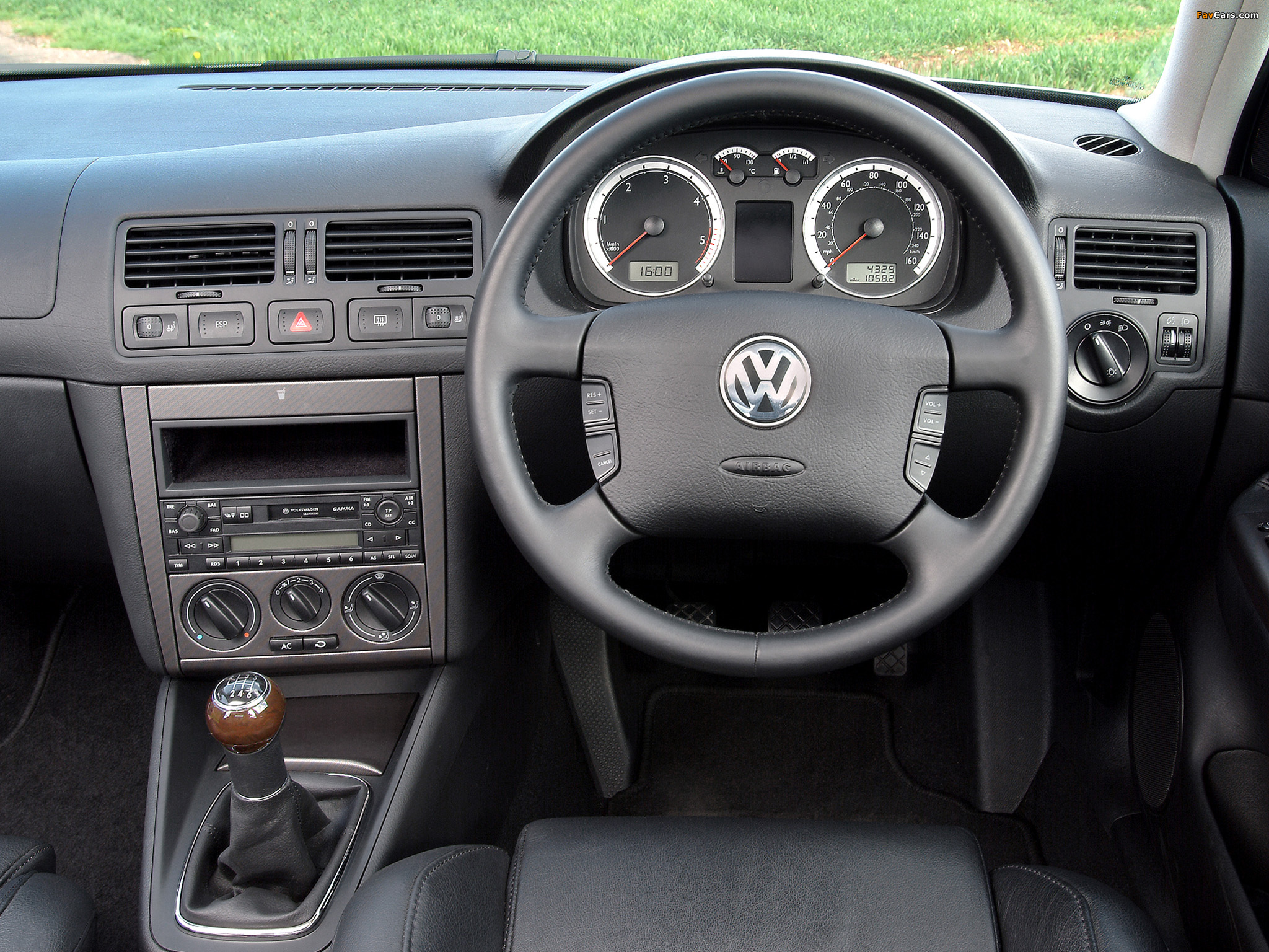 Pictures of Volkswagen Bora UK-spec 1998–2005 (2048 x 1536)