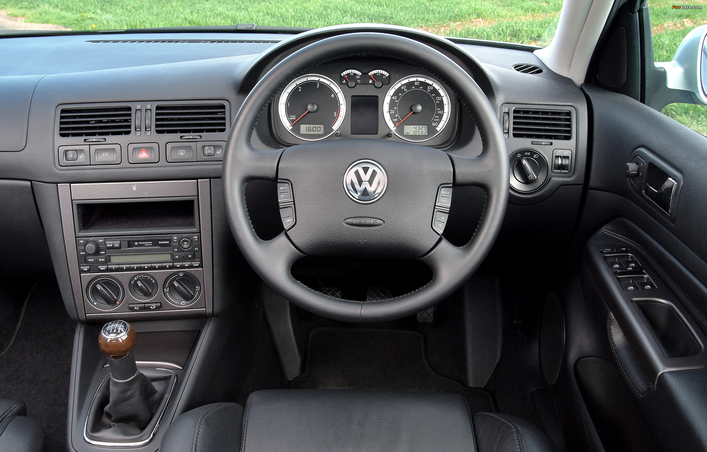 Pictures of Volkswagen Bora UK-spec 1998–2005 (2400 x 1535)
