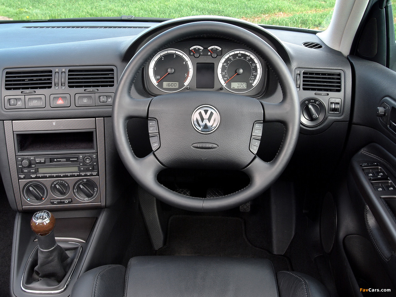 Pictures of Volkswagen Bora UK-spec 1998–2005 (1280 x 960)
